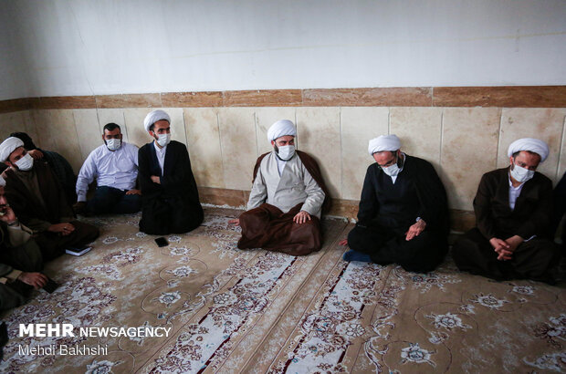 رونمایی کتاب "دستور از خمینی" در قم