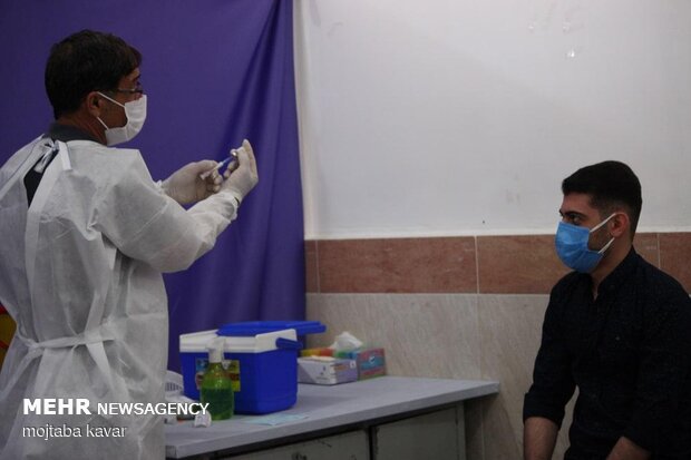 ایرانی ها تاکنون ۴ میلیون و ۶۹۳ هزار دوز واکسن زده اند