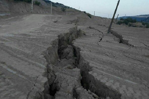 خرشک در دلهره و اضطراب رانش دوباره/ مسئولین: در کنار مردم هستیم