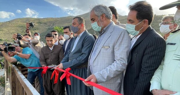 سەمبۆلی بەرخۆدان و دوو پڕۆژەی گەشتیاری گرینگ لە سنە کرایەوە