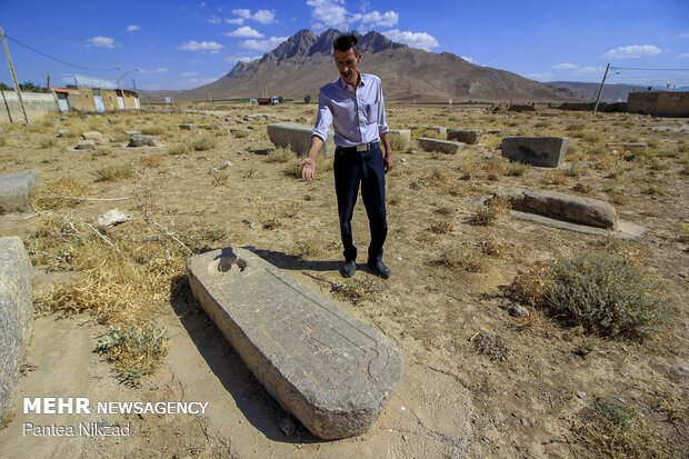 آقای قربانی عضور شورای روستای ارامنه  در راستای حفظ آثار تاریخی برجای مانده از ارامنه  این روستا تلاش بسیار داشته