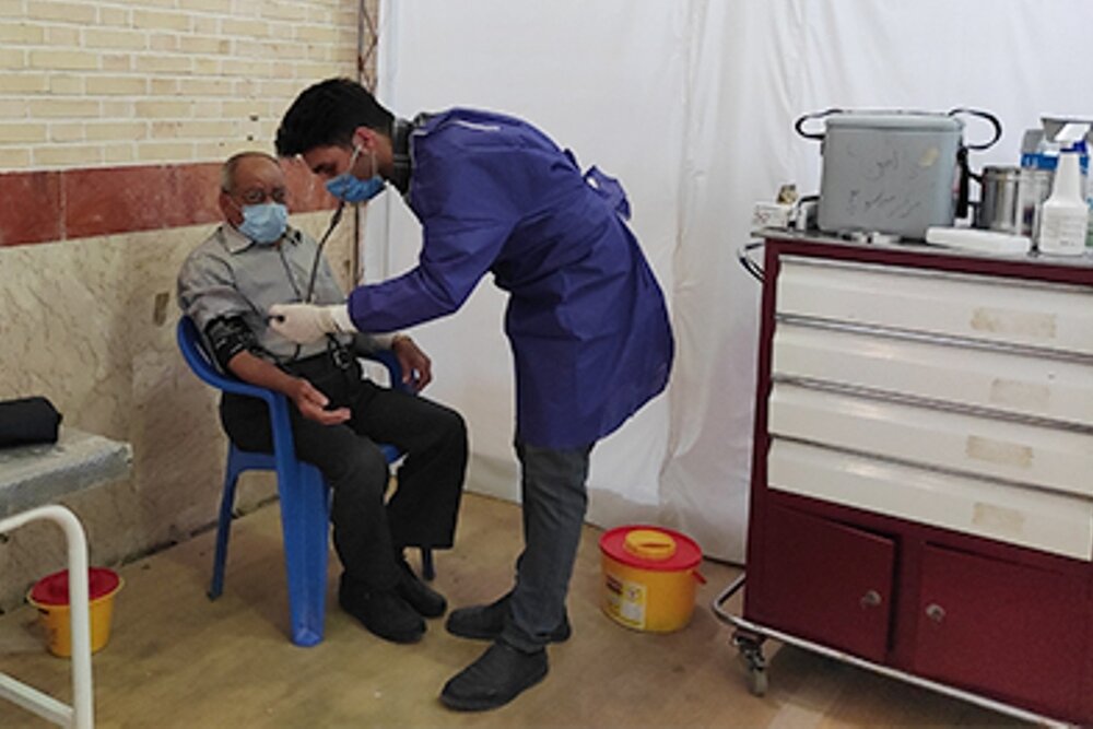 ۳۶۹۵ دوز واکسن مقابله با کرونا در شهرستان گناوه تزریق شد