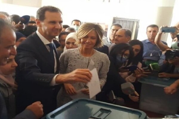 «بشار اسد» رأی خود در انتخابات ریاست جمهوری را به صندوق انداخت 