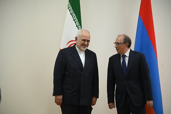 Iranian, Armenian FMs hold meeting in Yerevan