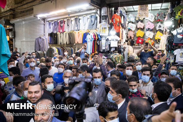حضور آیت الله سید ابراهیم رئیسی در بازار تهران
