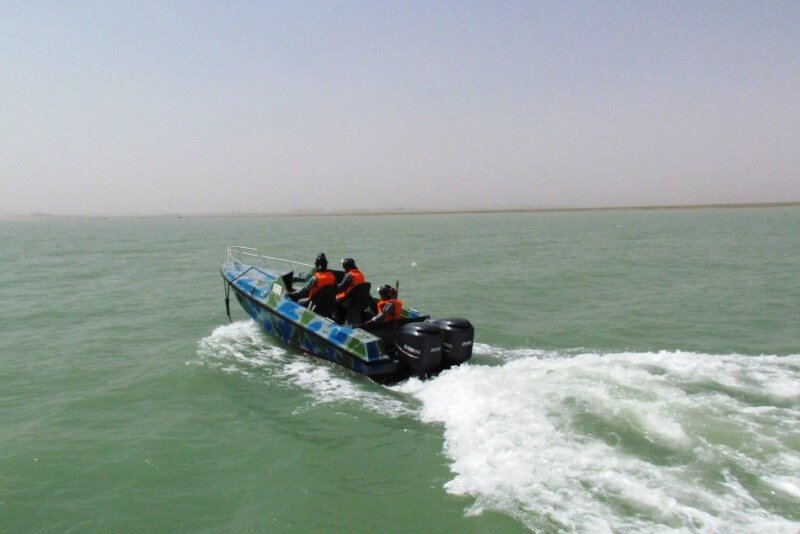 ۱۷ فروند لنج صیادی متخلف در سواحل خوزستان توقیف شدند