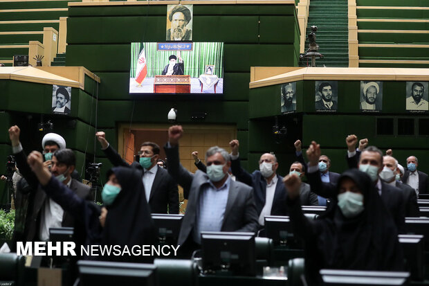 Leader’s meeting with Iranian lawmakers
