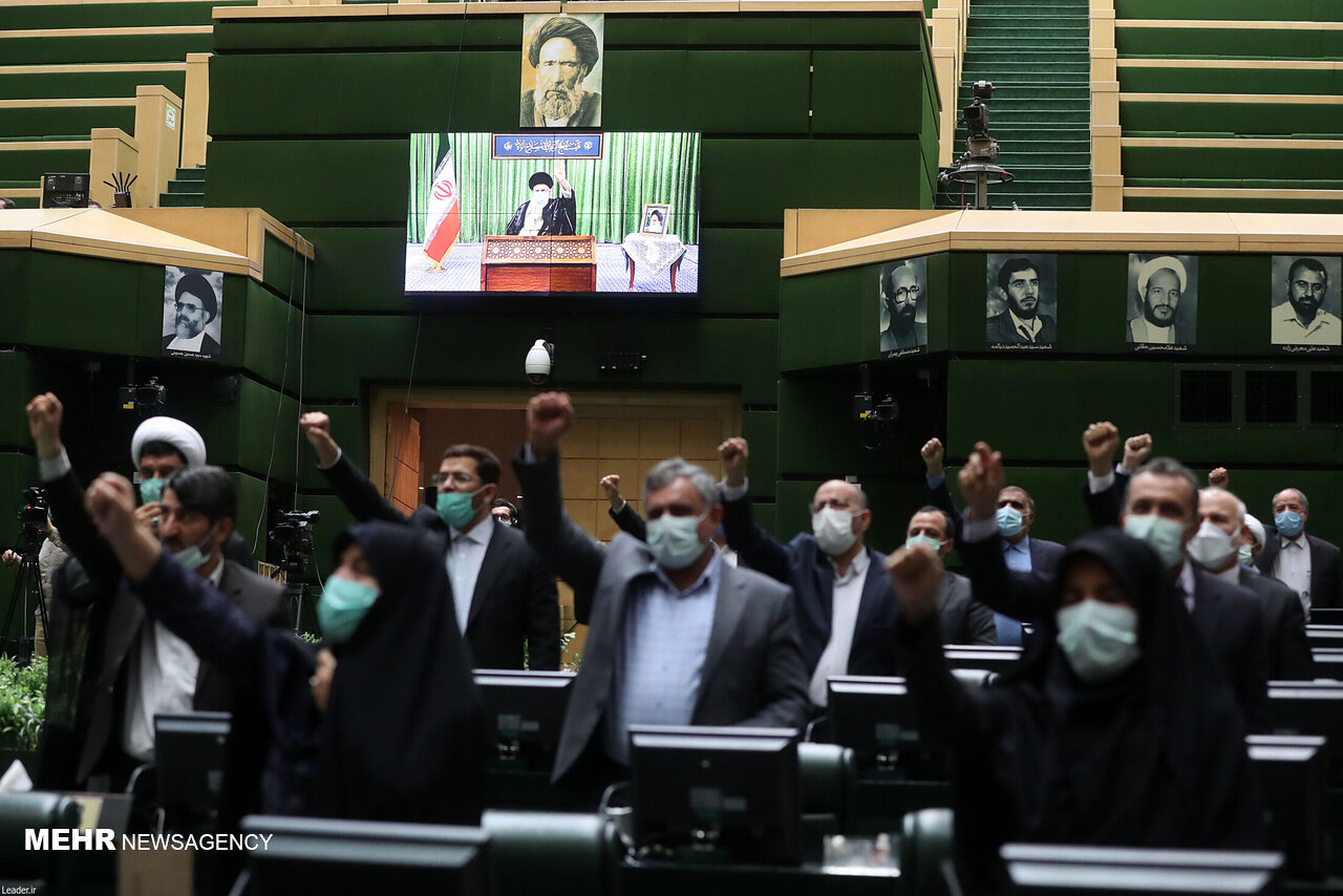 قائد الثورة يدعو أبناء الشعب الايراني للمشاركة الواسعة في الانتخابات