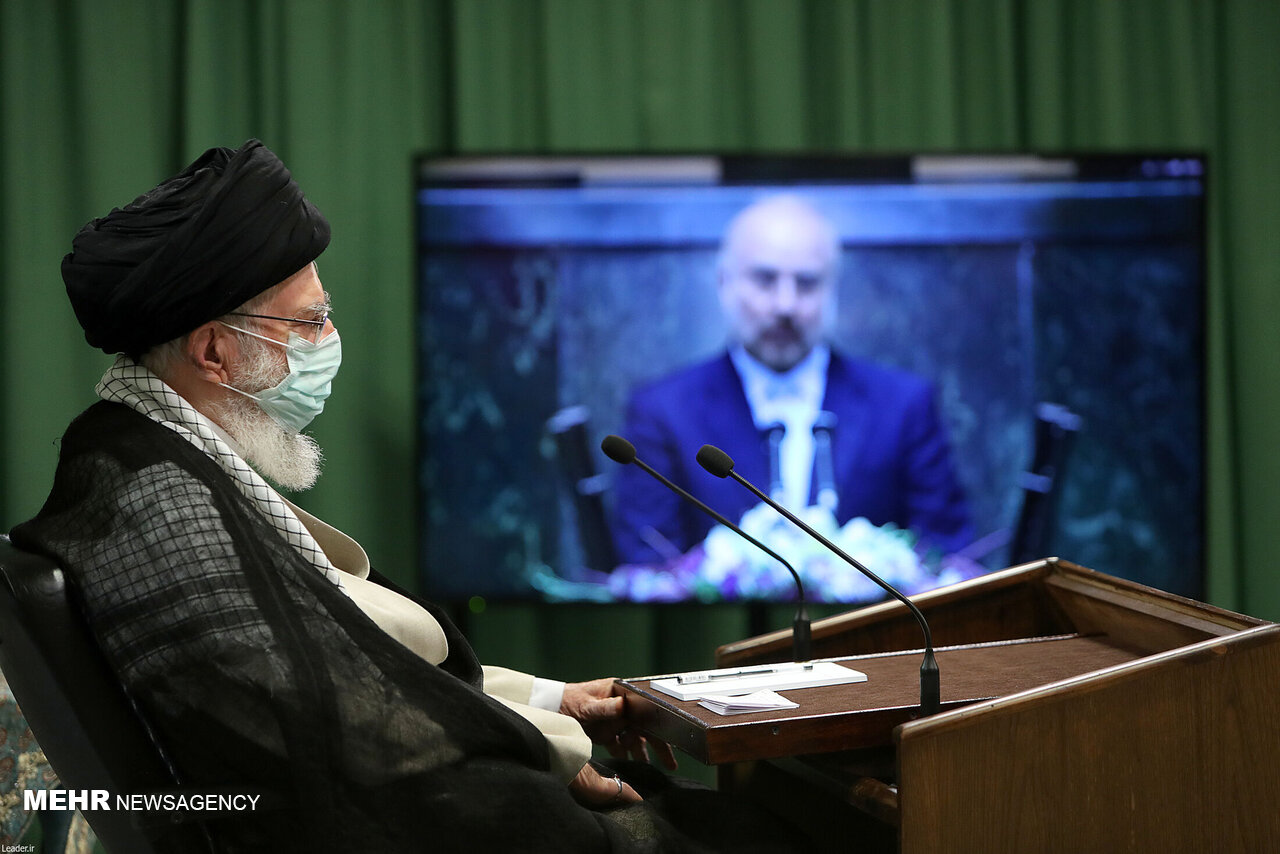 قائد الثورة يدعو أبناء الشعب الايراني للمشاركة الواسعة في الانتخابات