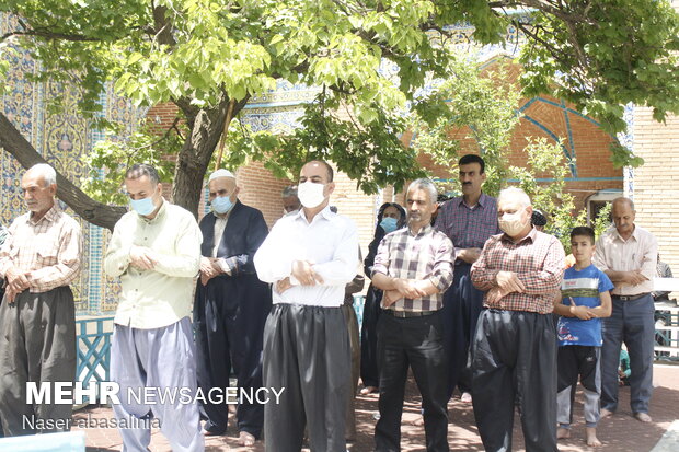 اقامه نماز جمعه در مسجد دارالاحسان سنندج