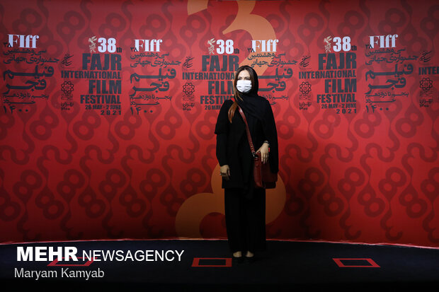 گلاره عباسی در چهارمین روز سی و هشتمین جشنواره جهانی فیلم فجر