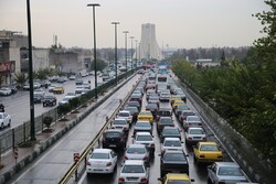 ترافیک آزادراه کرج به سوی تهران سنگین است