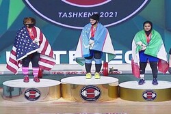 ربّاعة إيرانية تحصد أربع ميداليات في بطولة العالم لرفع الأثقال