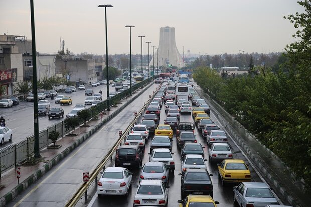 ترافیک سنگین معابر پایتخت در صبح دوشنبه