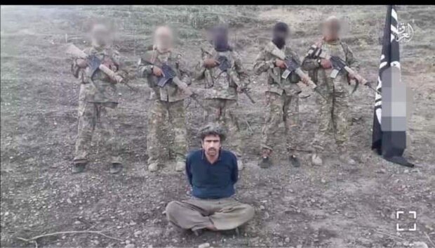 وێنەی گولـلە بارانی کردنی پۆلیسێکی کورد لەلایەن داعش