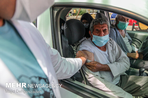 Drive-in coronavirus vaccination in Yazd prov.