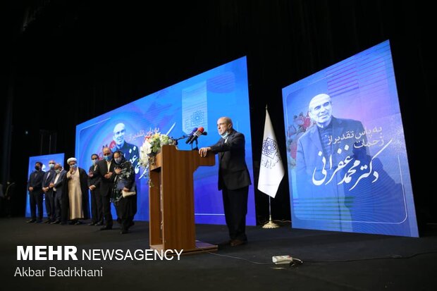 پانزدهمین جشنواره آموزشی دانشگاه علوم پزشکی شهیدبهشتی