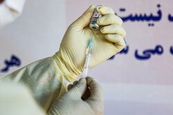 ۳۸ درصد از گروه‌های هدف در قم واکسن کرونا تزریق کرده‌اند