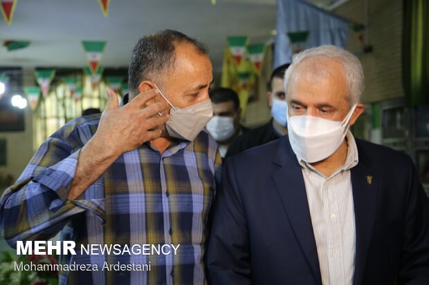 نشست رییس بنیاد شهید کشور با خانواده شهدای پانزده خرداد ورامین