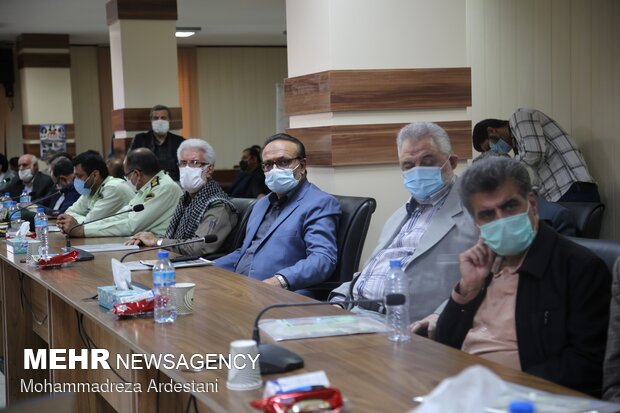 نشست رییس بنیاد شهید کشور با خانواده شهدای ۱۵ خرداد ورامین