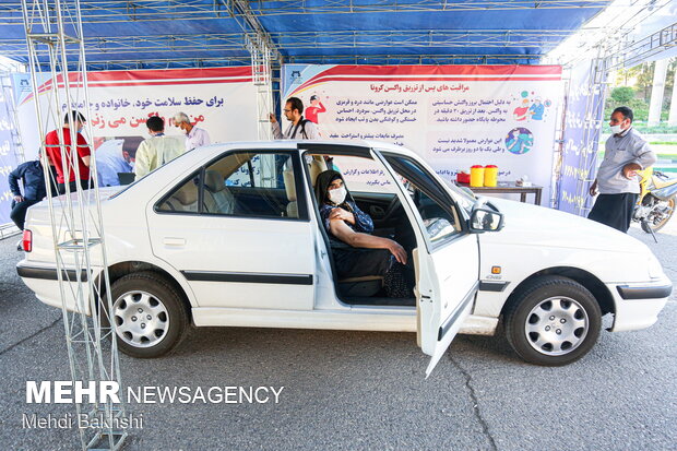 Drive-in COVID-19 vaccination base launched in Qom prov. 