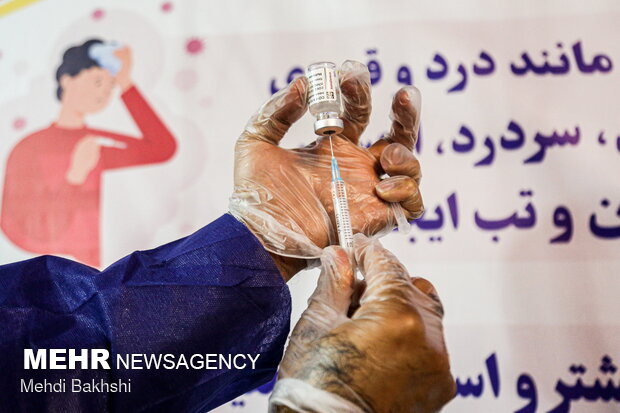 Drive-in COVID-19 vaccination base launched in Qom prov. 