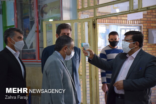 معاون وزیر آموزش و پرورش از حوزه امتحانات نهایی کرمانشاه بازدید کرد