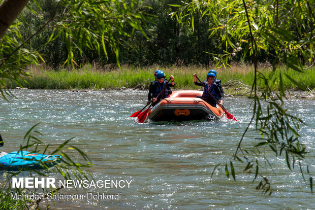 Rafting competitions in Zayandeh Rud
