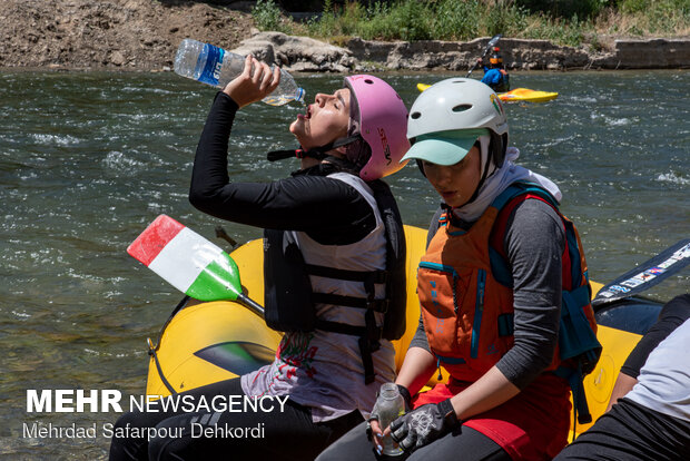 Rafting competitions in Zayandeh Rud
