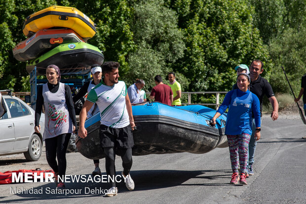 Rafting competitions in Zayandeh Rud
