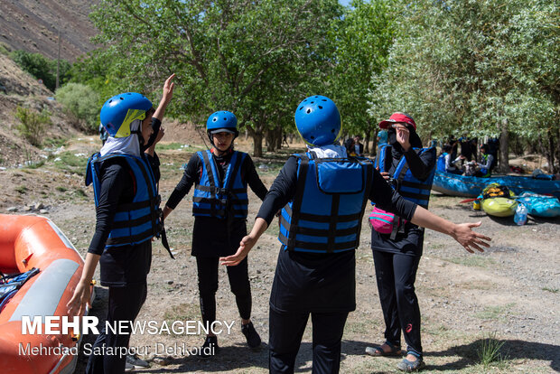 Rafting competitions in Zayandeh Rud
