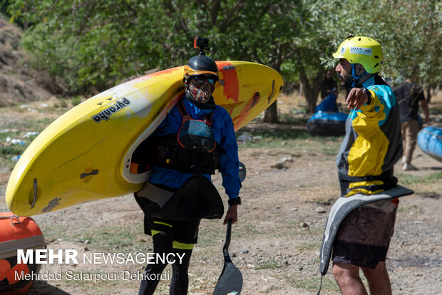 Rafting competitions in Zayandeh Rud
