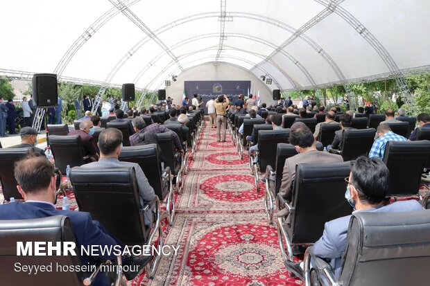 Unveiling ceremony of 1st home-made electronic bus in Mashhad