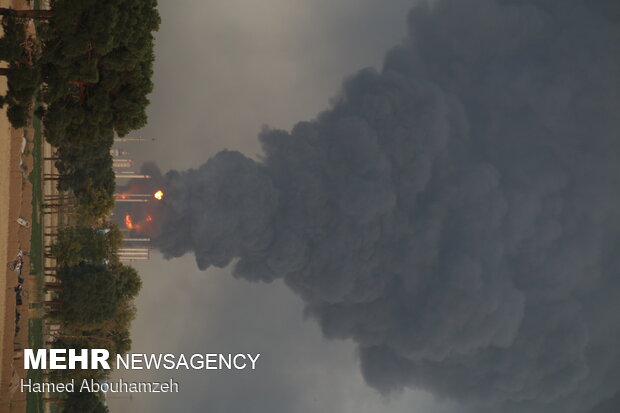 Large blaze at Tehran oil refinery