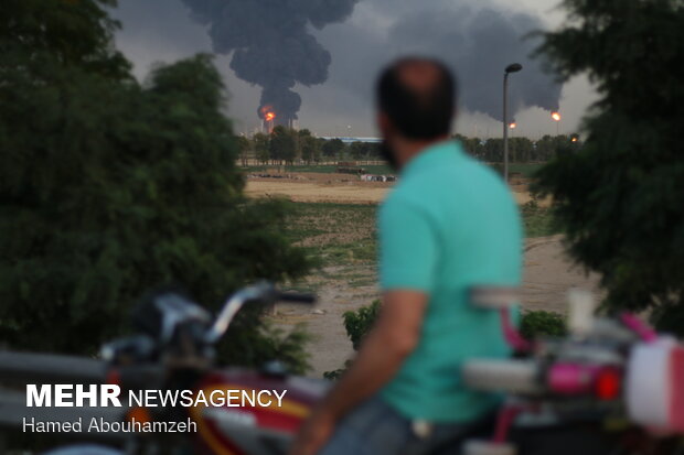 Large blaze at Tehran oil refinery