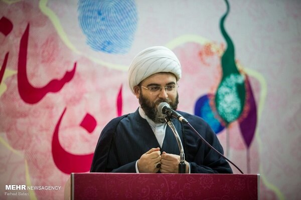 «مردم» دغدغه اصلی در مکتب امام خمینی (ره) هستند