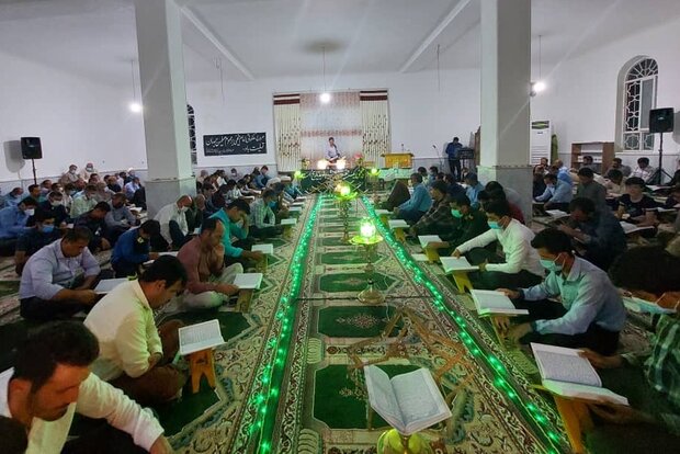 تجلیل از ۱۴ حافظ قرآنی در در دبیران تجلیل از ۱۴ حافظ قرآنی در در دبیران