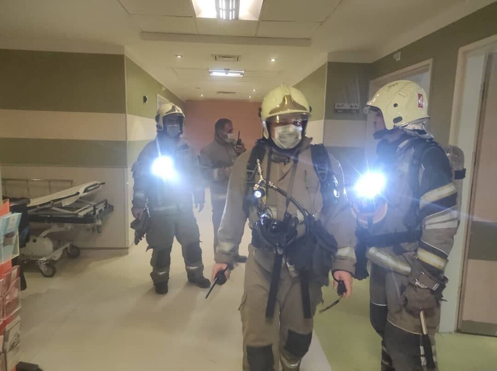 آتش سوزی در بیمارستان محب کوثر/ ده‌ها نفر نجات یافتند