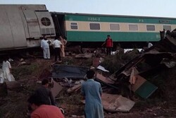 مصرع أكثر من 40 شخصا باصطدام قطارين في باكستان