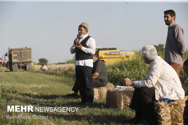دیدار سعید جلیلی با جمعی از برگزیدگان روستایی در عشق آباد شهرری