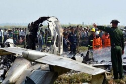 Myanmar'da askeri uçak düştü: Ölü ve yaralılar var