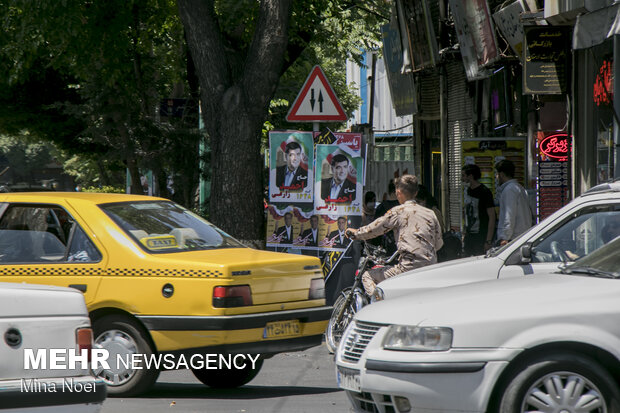İran'da seçim kampanyası sürüyor