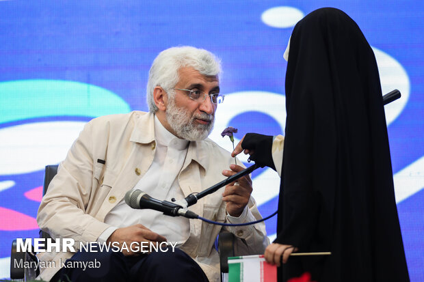 نشست سعید جلیلی با دختران رای اولی