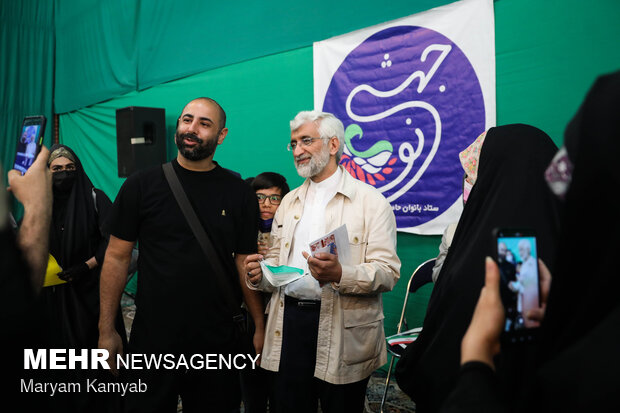 نشست سعید جلیلی با دختران رای اولی