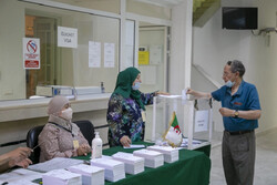 پایان کار شعب اخذ رأی در الجزایر و آغاز روند شمارش آرا