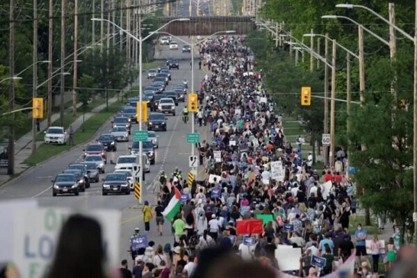 کینیڈا میں سیکڑوں بچوں کی باقیات برآمد ہونے پر عوامی مظاہرہ
