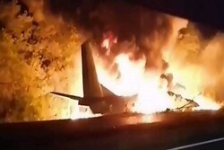Six persons killed, wounded in a plane crash in Texas