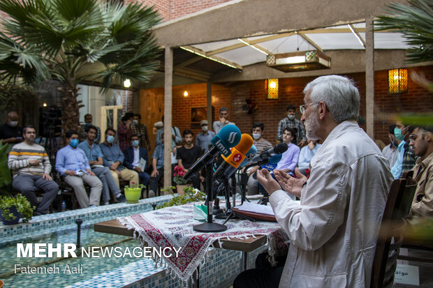 Presidential candidate ‘Jalili’ holds meeting with teenagers