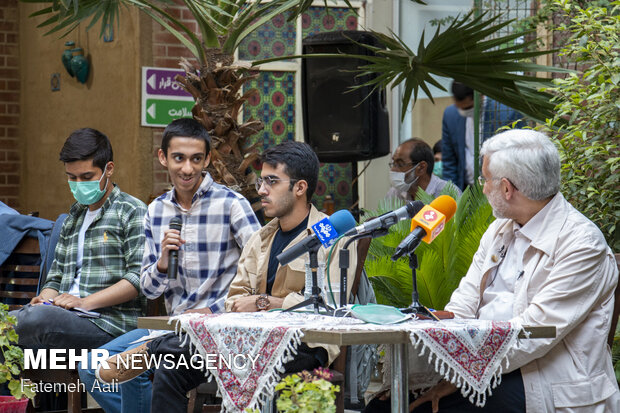 Presidential candidate ‘Jalili’ holds meeting with teenagers