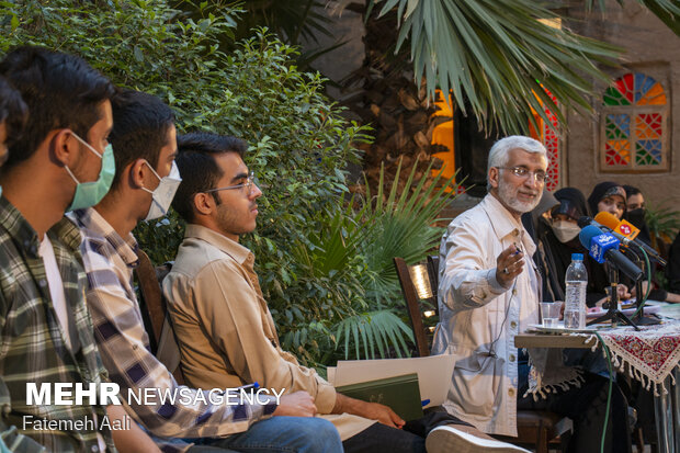 Presidential candidate ‘Jalili’ holds meeting with teenagers